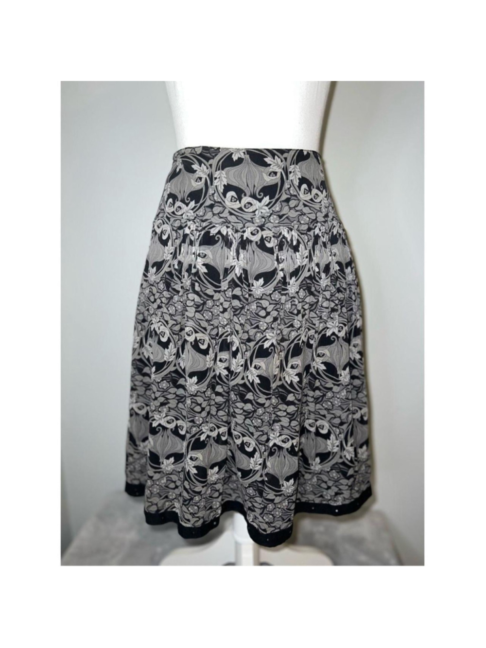 Women's The Limited Floral Midi Skirt Size 4 Black Grey